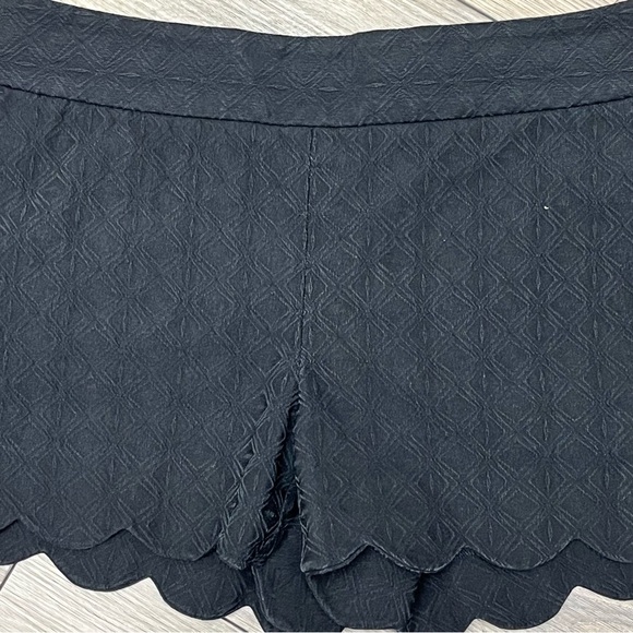 ANN TAYLOR LOFT BLACK SCALLOPED HEM TEXTURED SHORTS PREPPY GOTH CAPSULE BEACH 4 - Picture 9 of 9